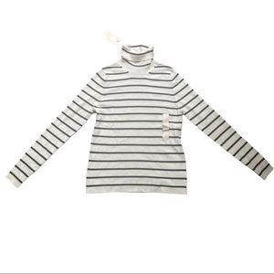 A new day Turtleneck sweater